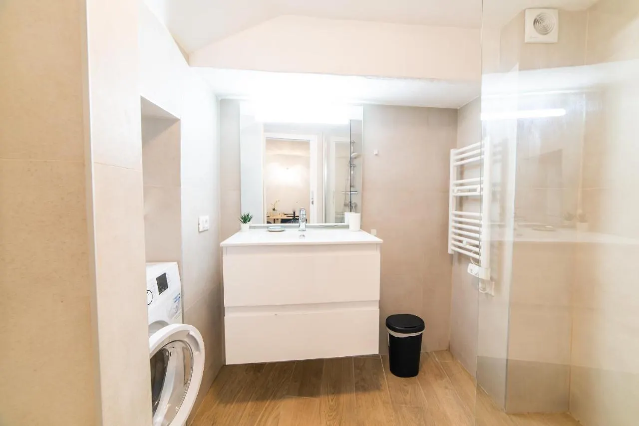 Ou Mentounasc - Duplex Vieille Ville Menton - Free Parking 0*,  프랑스